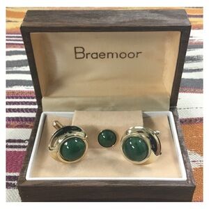 Vintage BRAEMOOR Green Marble Gold Toned Links/Pin Set in Box